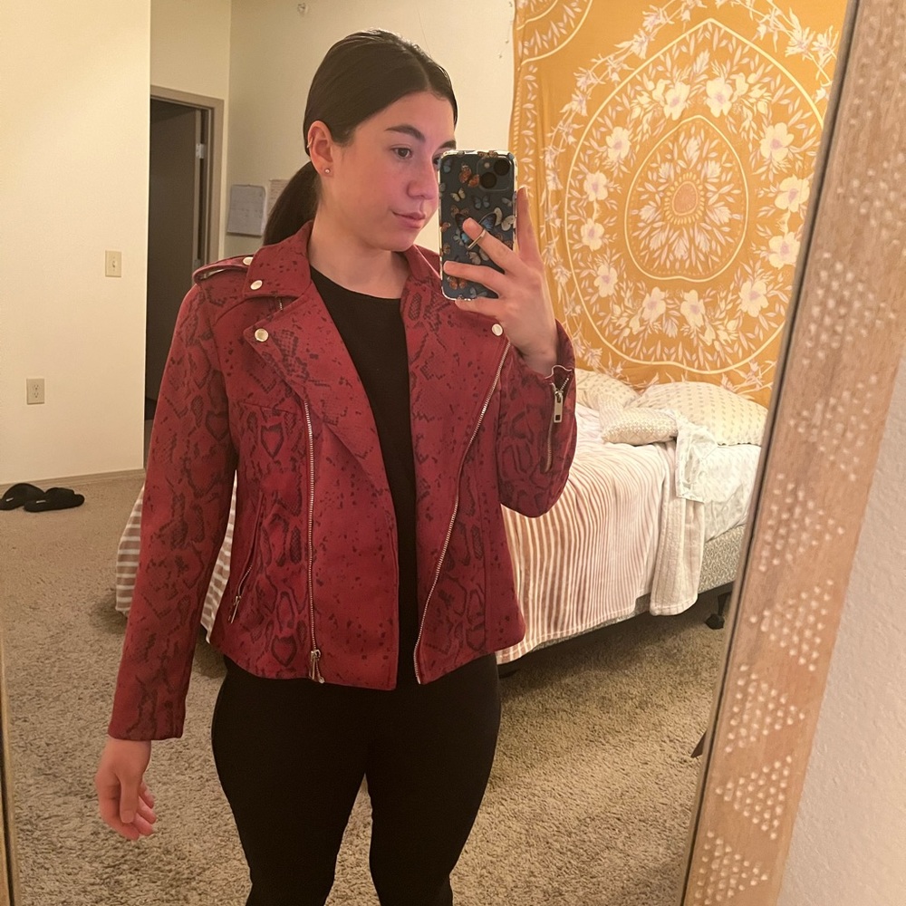 Red Snakeskin Jakxet